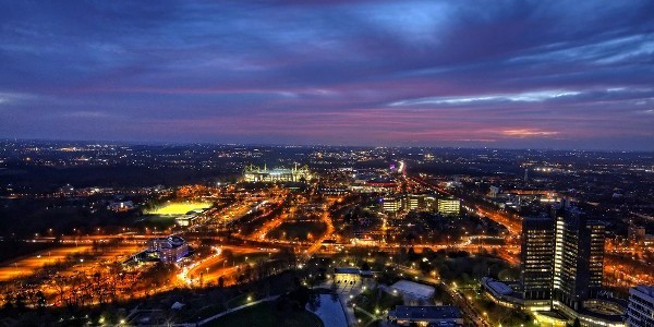 Ausblick vom Fernsehturm über das nächtliche Dortmund mit der Signal-Iduna, dem schönsten Stadion der Welt, dem Westfalenpark und der Westfalenhalle